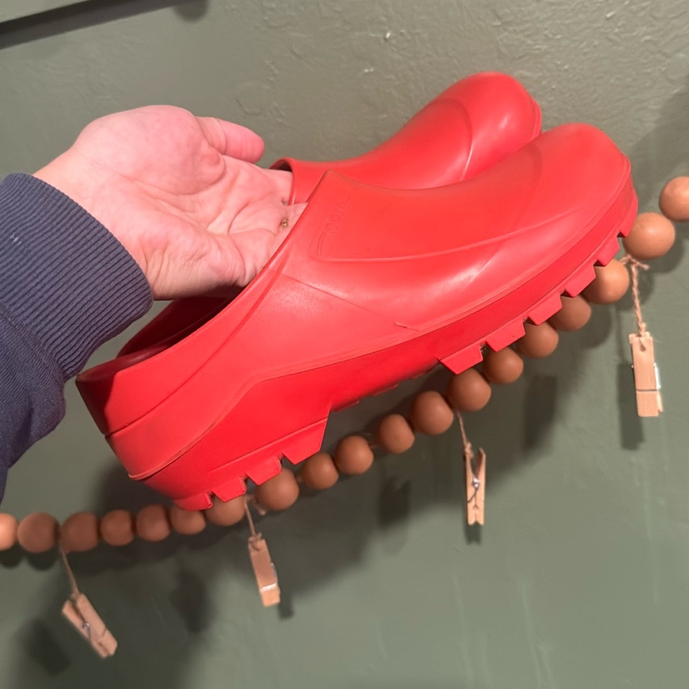 Nora red clogs size 7.5